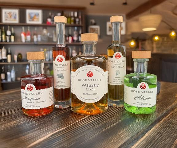 Flasche von Rose Valley Whisky Likör in der Torgauer Touristeninformation