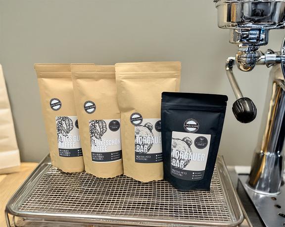 Verschiedene Kaffeeprodukte aus der Torgauer Touristeninformation