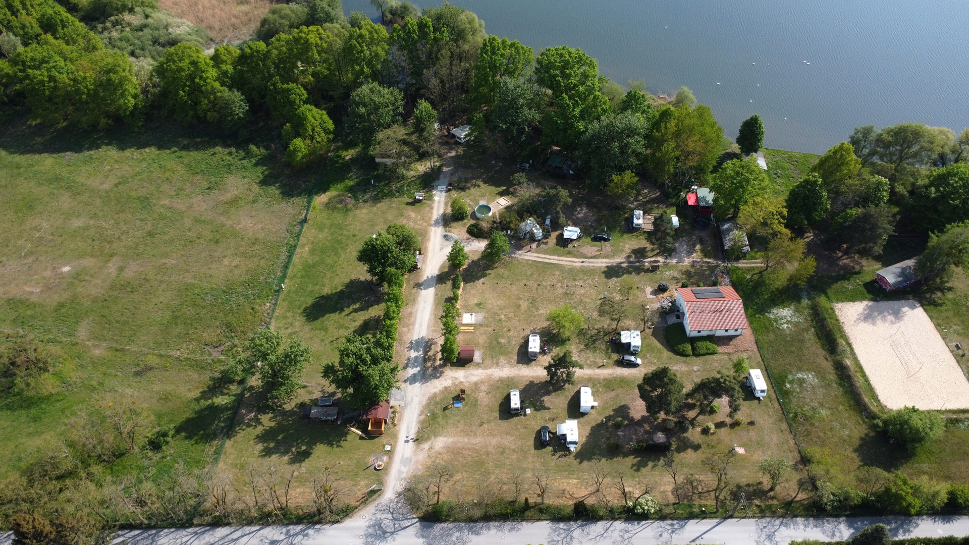 Blick von oben auf den Campingplatz Torgau